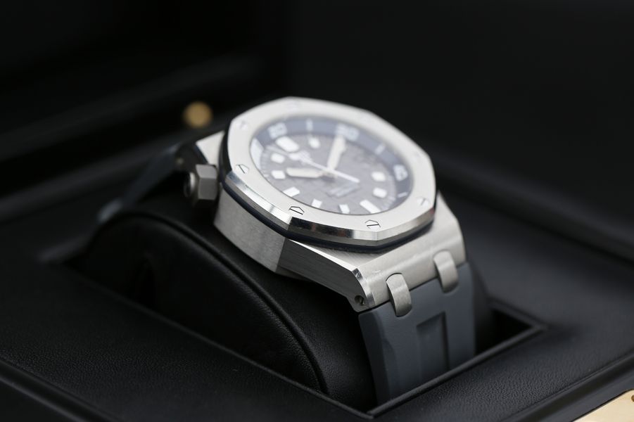 Audemars Piguet Royal Oak Offshore 15720ST.OO.A009CA.01